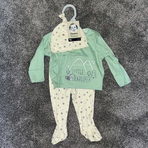 Little explorer outfit NWT